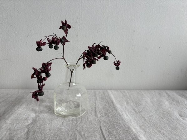 画像2: 石川硝子工藝舎　八角小瓶 (2)