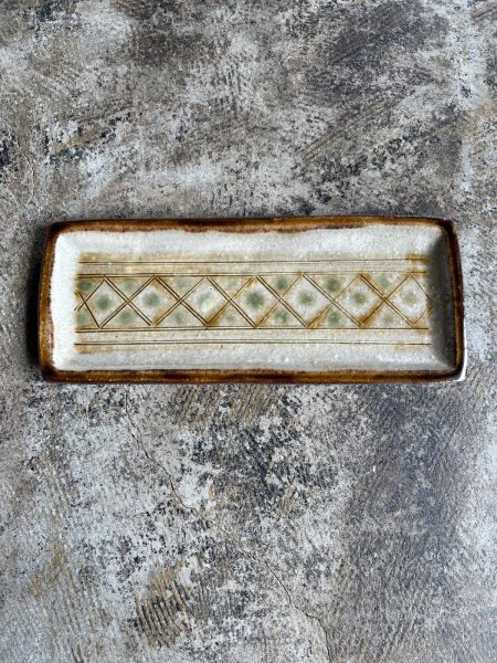 画像1: 登川均 たたら皿（線掘り×点打ち） (1)