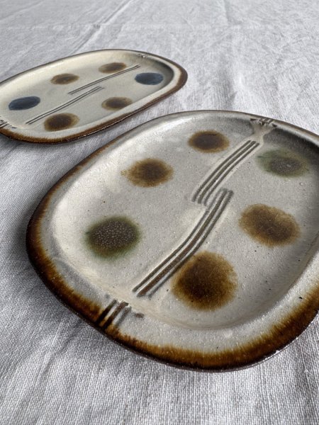 画像2: 登川均 たたら皿 隅丸（17cm×13cm/櫛目点打ち） (2)